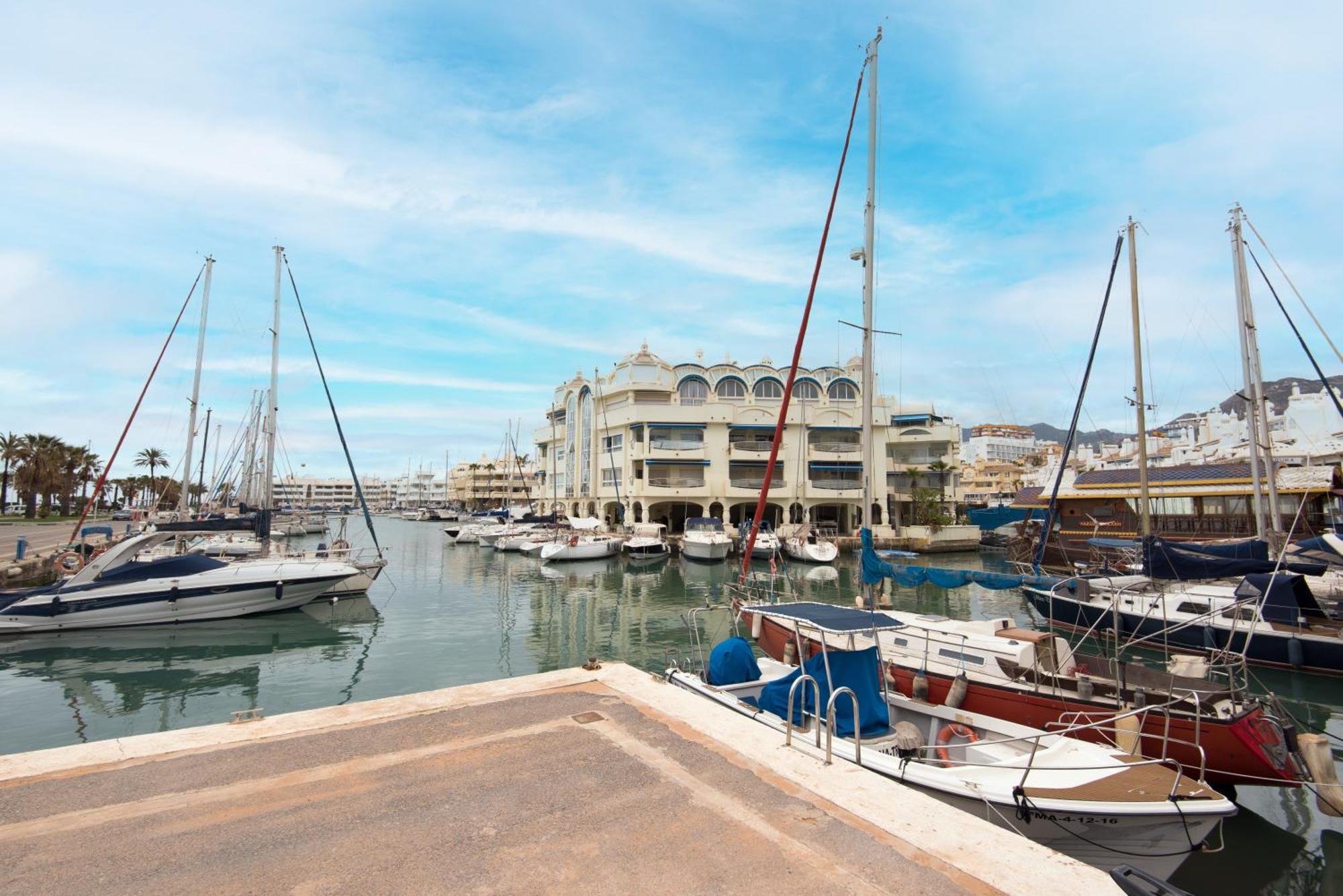 Apartmento En La Pequena Venecia, Puerto Marina Benalmadena Bagian luar foto